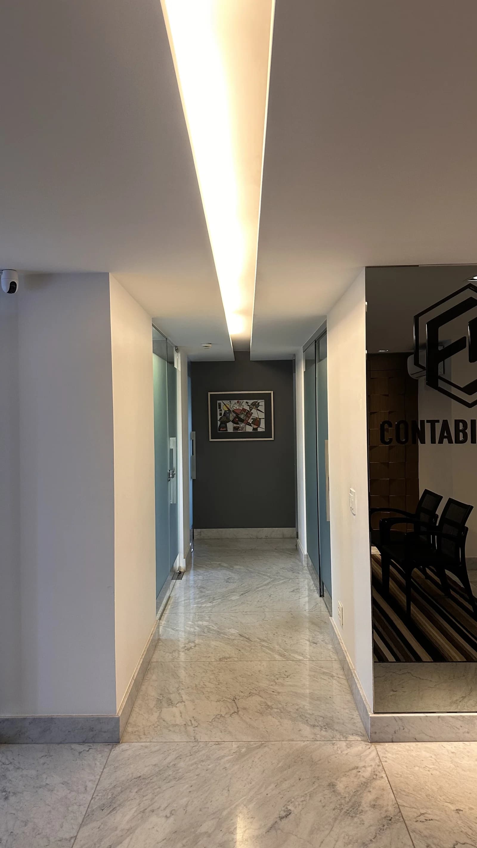 Corredor do escritorio da FS Contabilidade